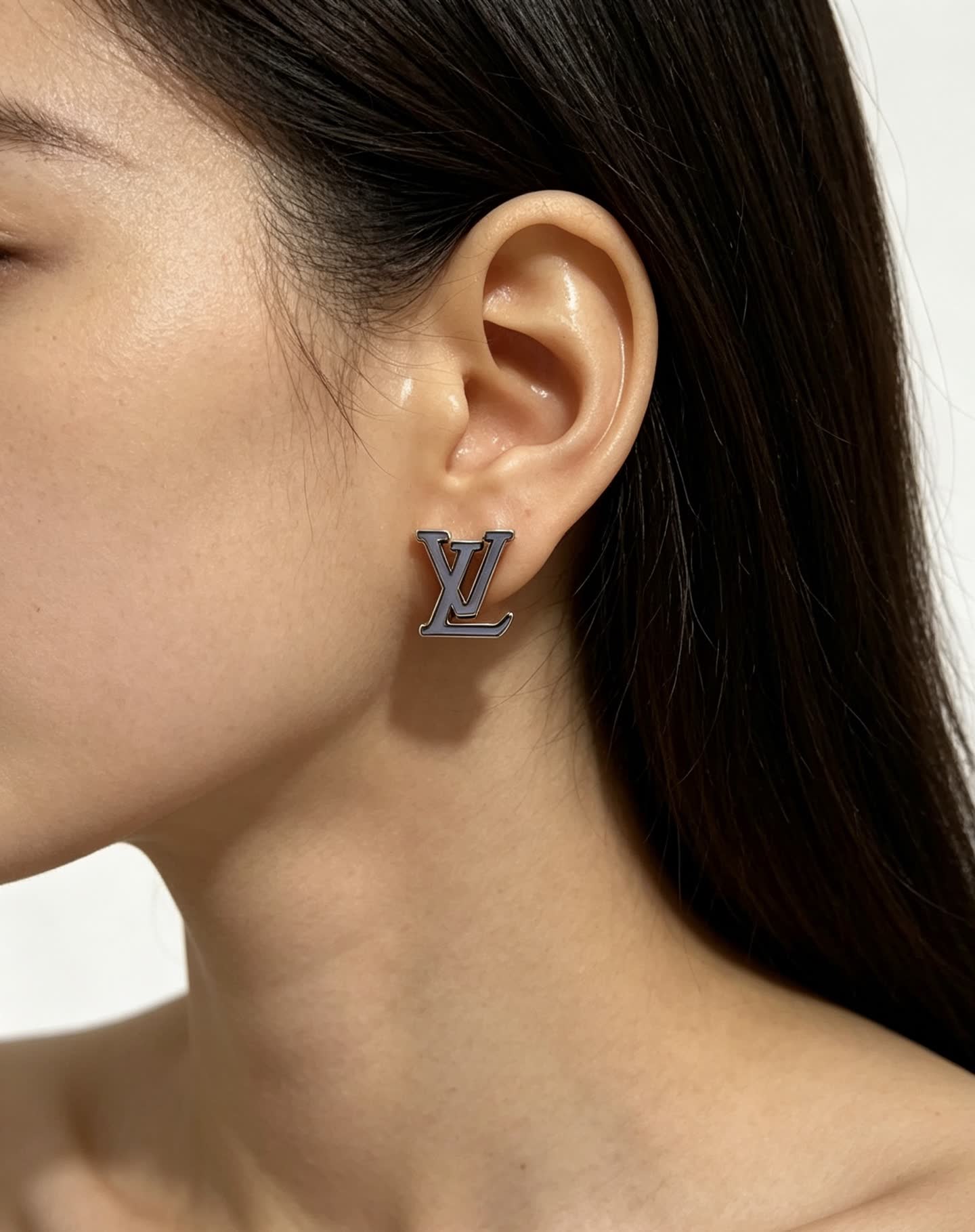 Louis Vuitton Earrings - Metallic 'LV' Logo Design